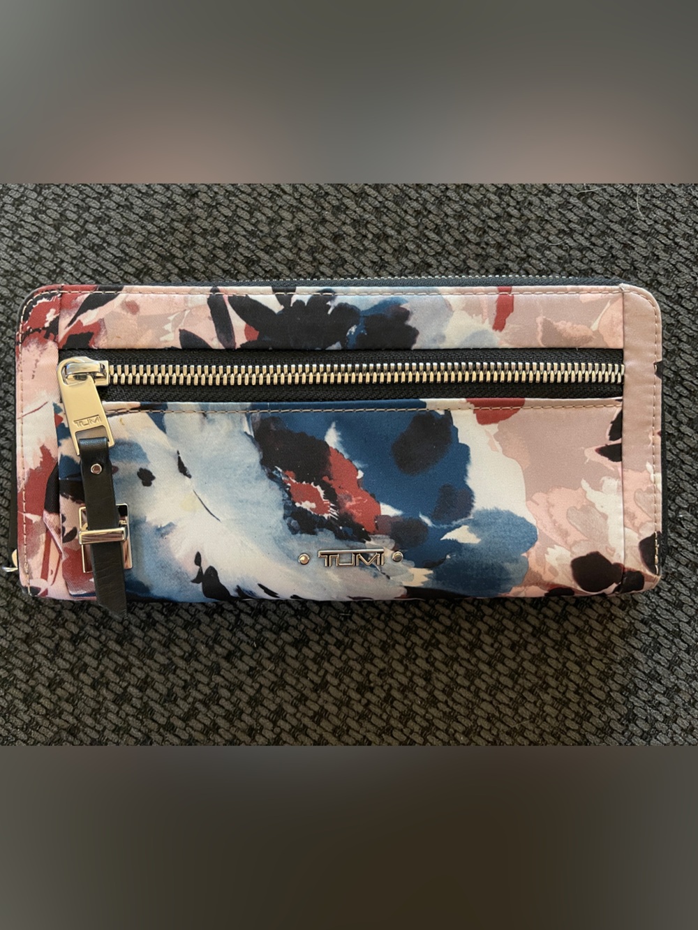 TUMI Voyageur Zip-Around Continental Wallet